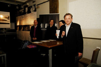 Ogłoszenie wyników - od prawej :   arch. Krzysztof Gorgoń - Prezes SARP Katowice arch. Beata Goczol - Przewodnicząca Jury  arch. Oskar Grąbczewski - członek Jury Bogdan Maciągowski - sponsor konkursu; zdj.: Sabina Mrowińska