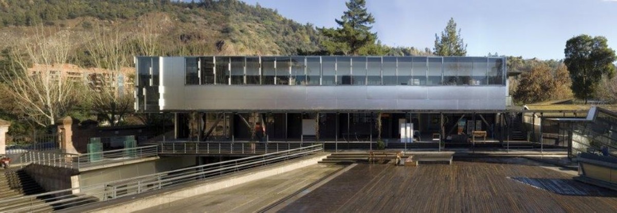 Wydział Architektury według projektu Alejandro Aravena - laureata Nagrody Pritzkera 2016