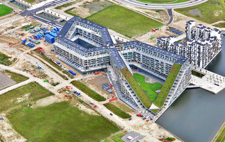 Budynek mieszklany autorstwa duńskiej pracowni Bjarke Ingles Group, nominowany do Nagrody Mies van der Rohe w 2011 roku.