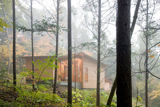 InBetween House w Japonii - laureat WAF Award 2011 w kategorii Willa. Autor projektu: Koji Tsutsui & Associates z Japonii