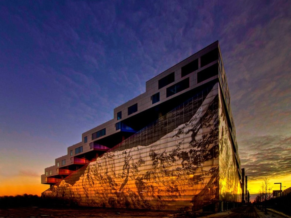 Architektura Bjarke Ingles Group - budynek mieszkalny "The Mountain", nominowany do Nagrody Mies Van der Rohe w 2009 roku, fot.: Jakob Boserup