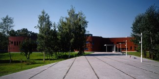Gimnazjum - Białołęka, źródło: Konior Studio