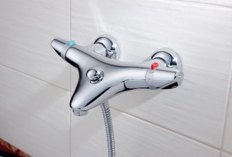 Bateria termostatyczna wannowa Exclusive Fot. Grupa Armatura