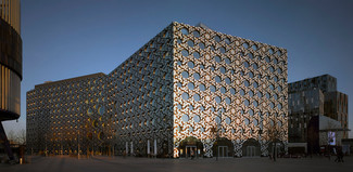Ravensbourne w Londynie autorstwa Architect AZPA - jeden z projektów nominowanych do Nagrody Głównej WAF 2011; fot.: Ben Luxmoore